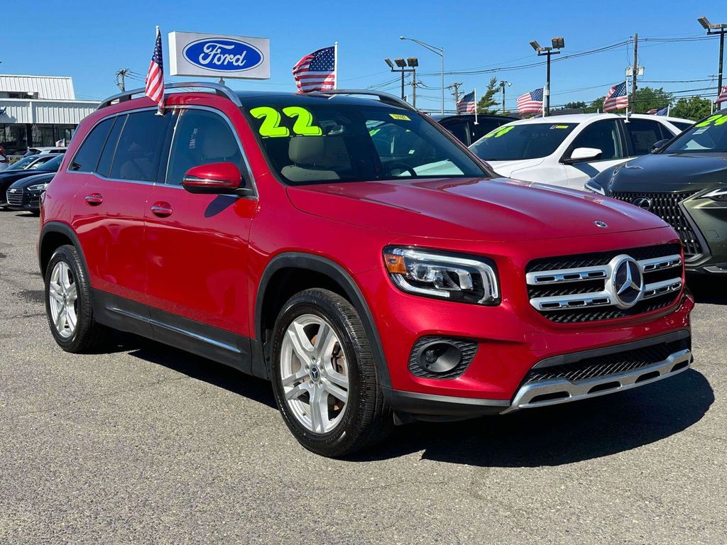 2022 Mercedes-Benz GLB GLB 250 4MATIC's photo
