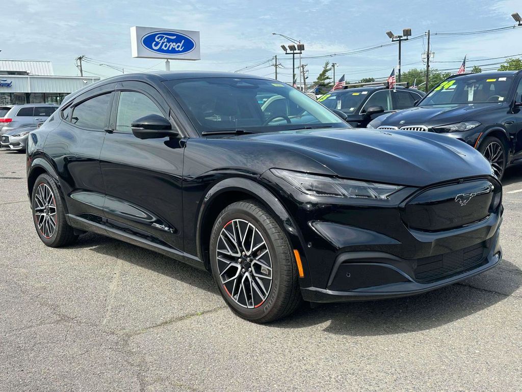 2024 Ford Mustang-Mach-e Premium's photo
