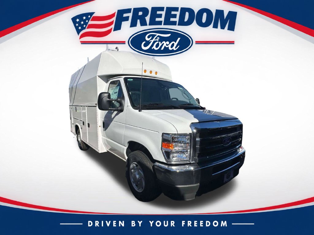 2026 Ford E-Series Cutaway Base