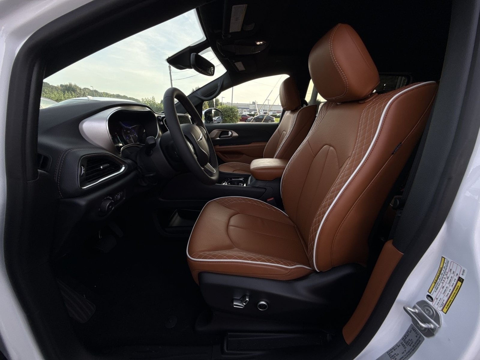 2026 Chrysler Pacifica Pinnacle - Photo 13