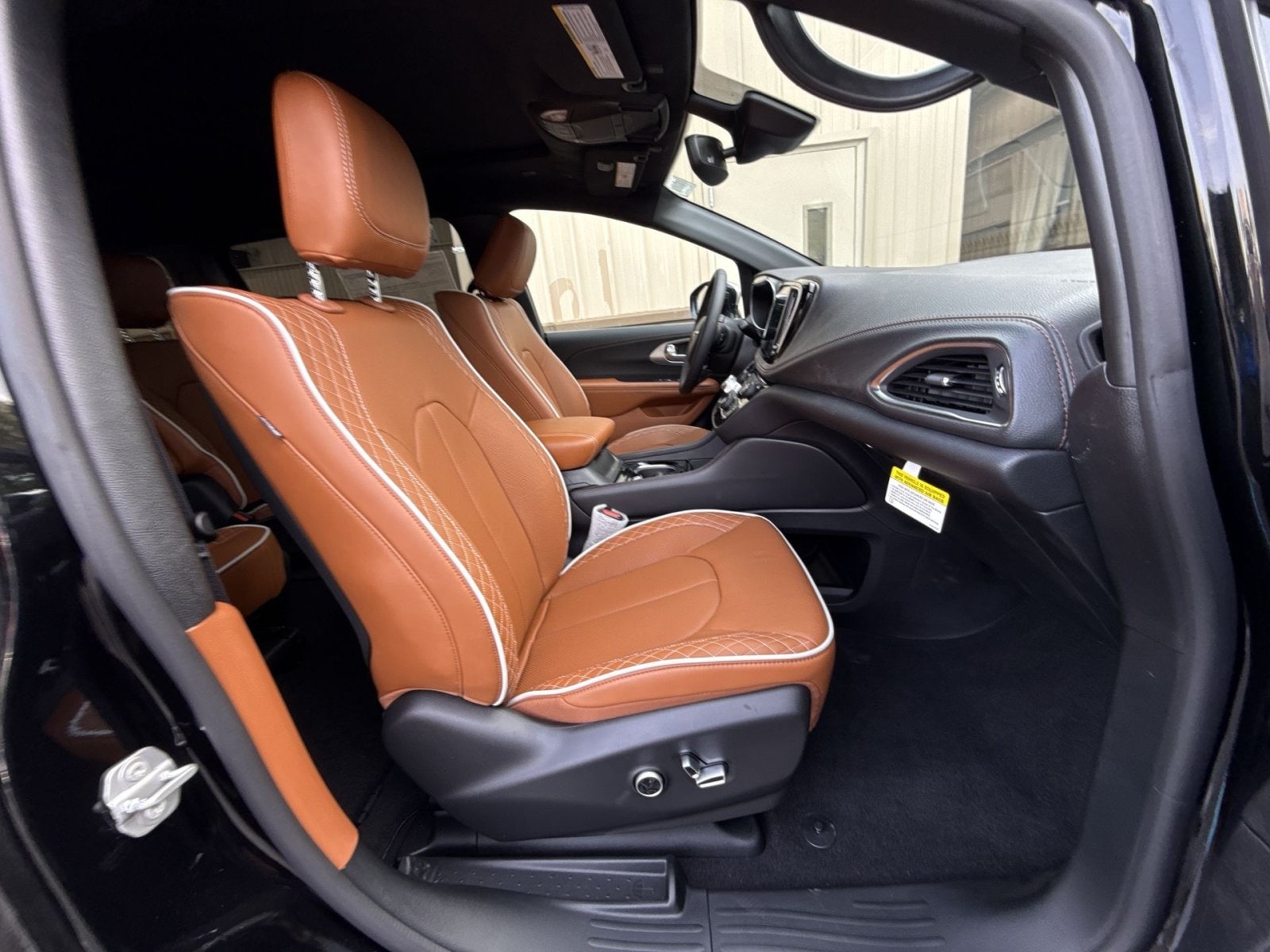 2026 Chrysler Pacifica Pinnacle - Photo 28