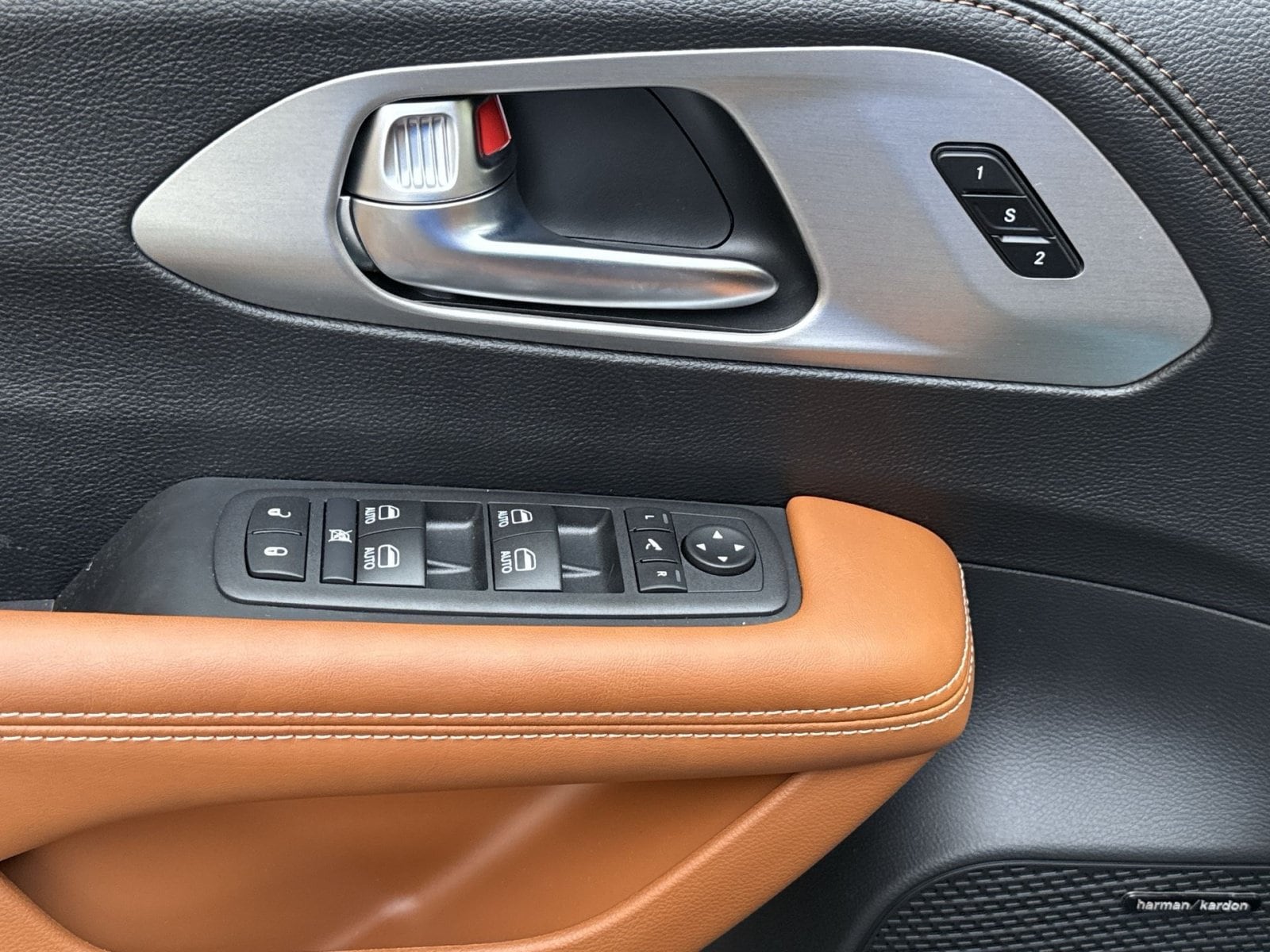 2026 Chrysler Pacifica Pinnacle - Photo 15