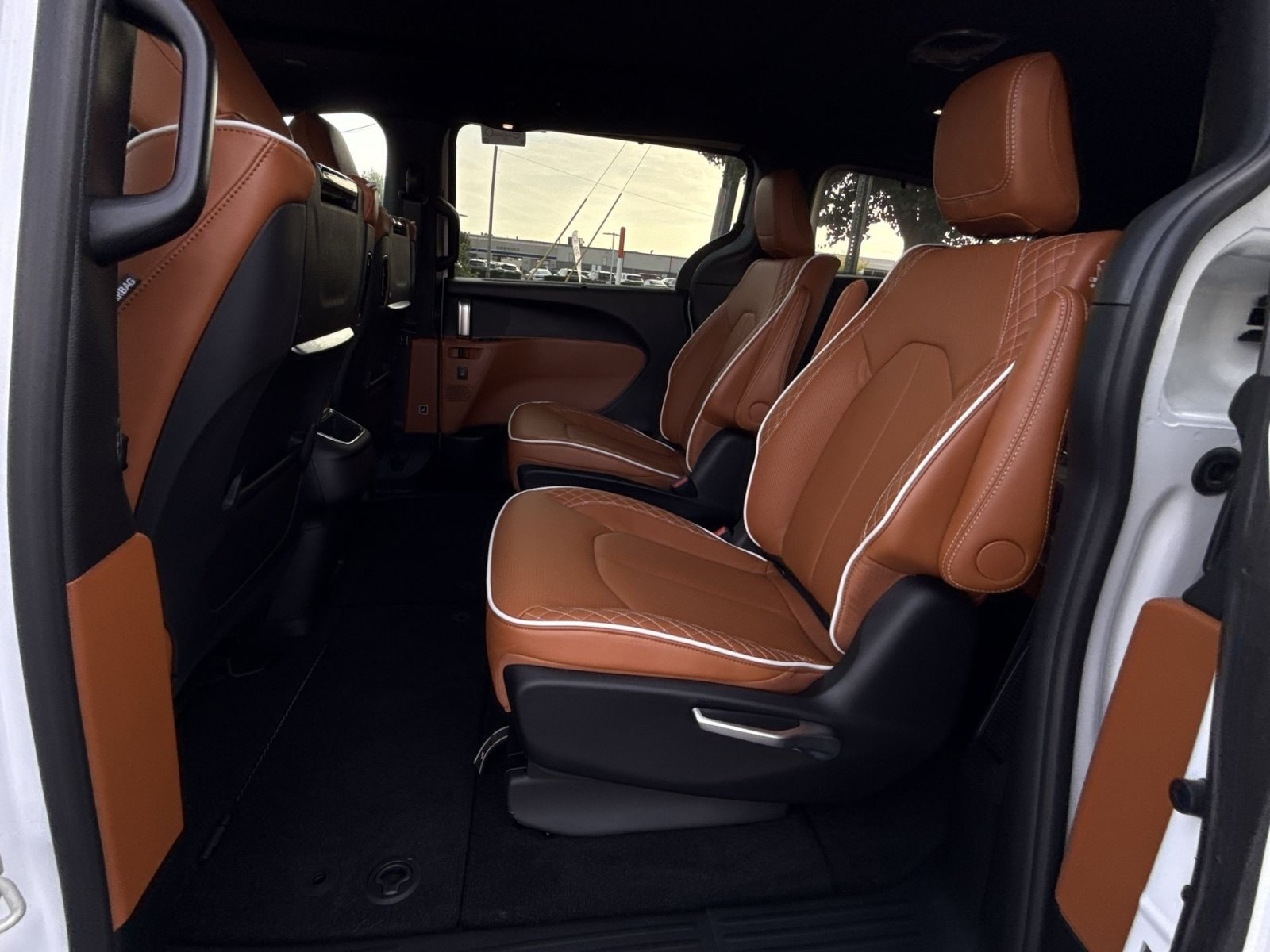 2026 Chrysler Pacifica Pinnacle - Photo 25