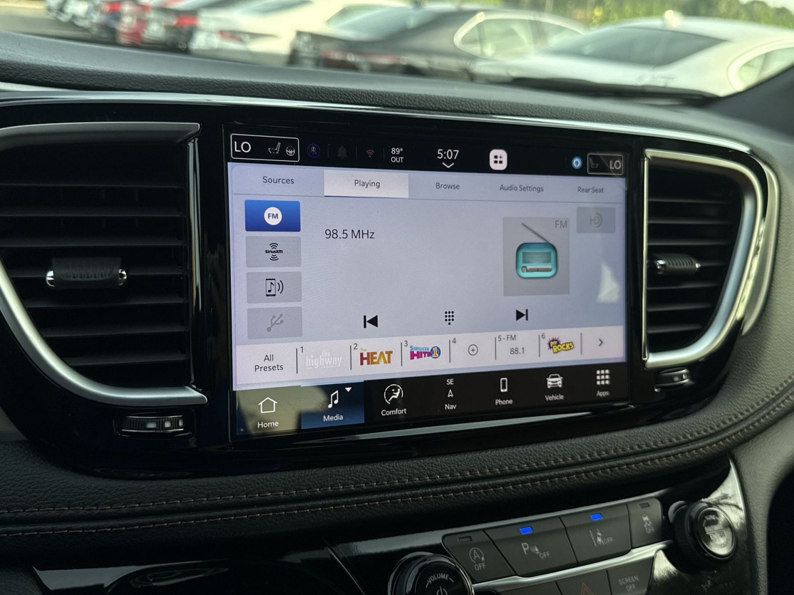 2026 Chrysler Pacifica Pinnacle - Photo 18