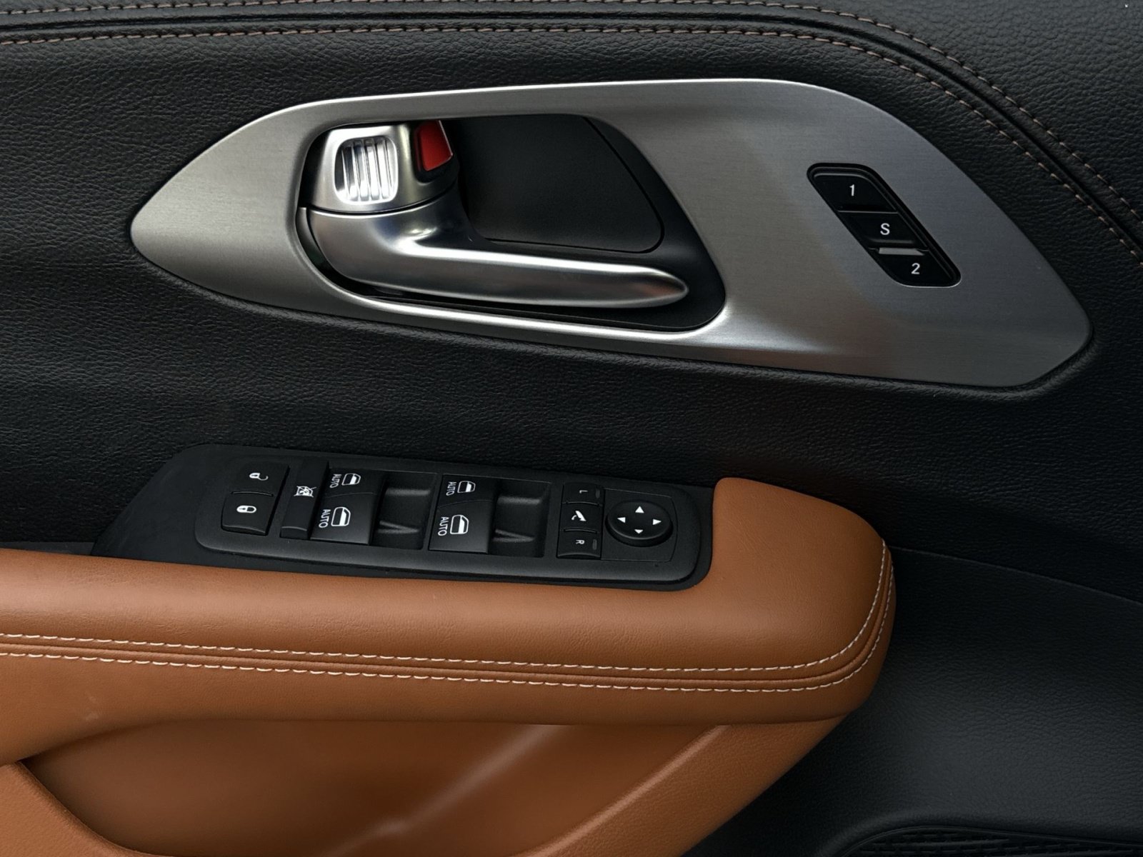 2026 Chrysler Pacifica Pinnacle - Photo 15