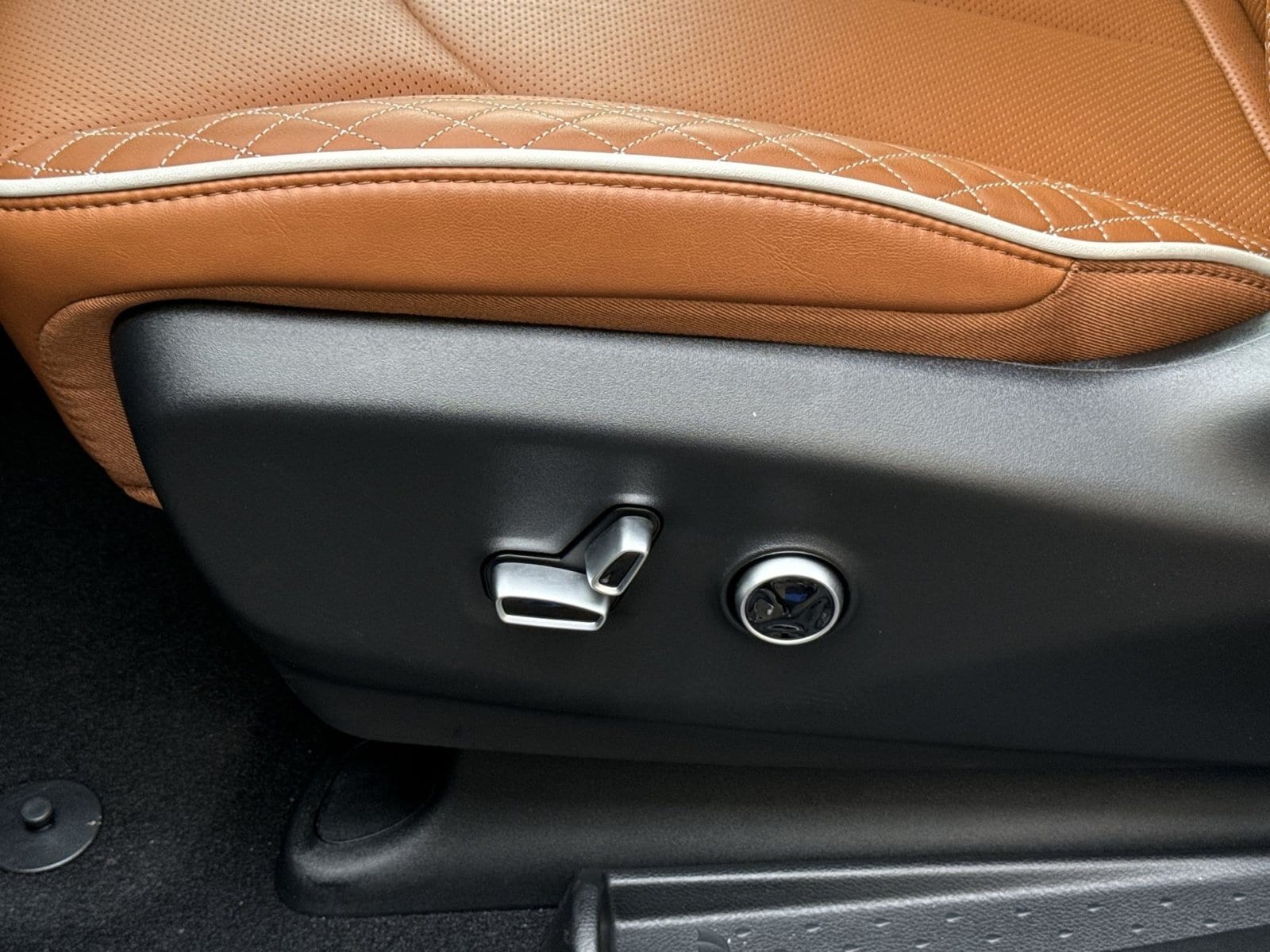 2026 Chrysler Pacifica Pinnacle - Photo 14