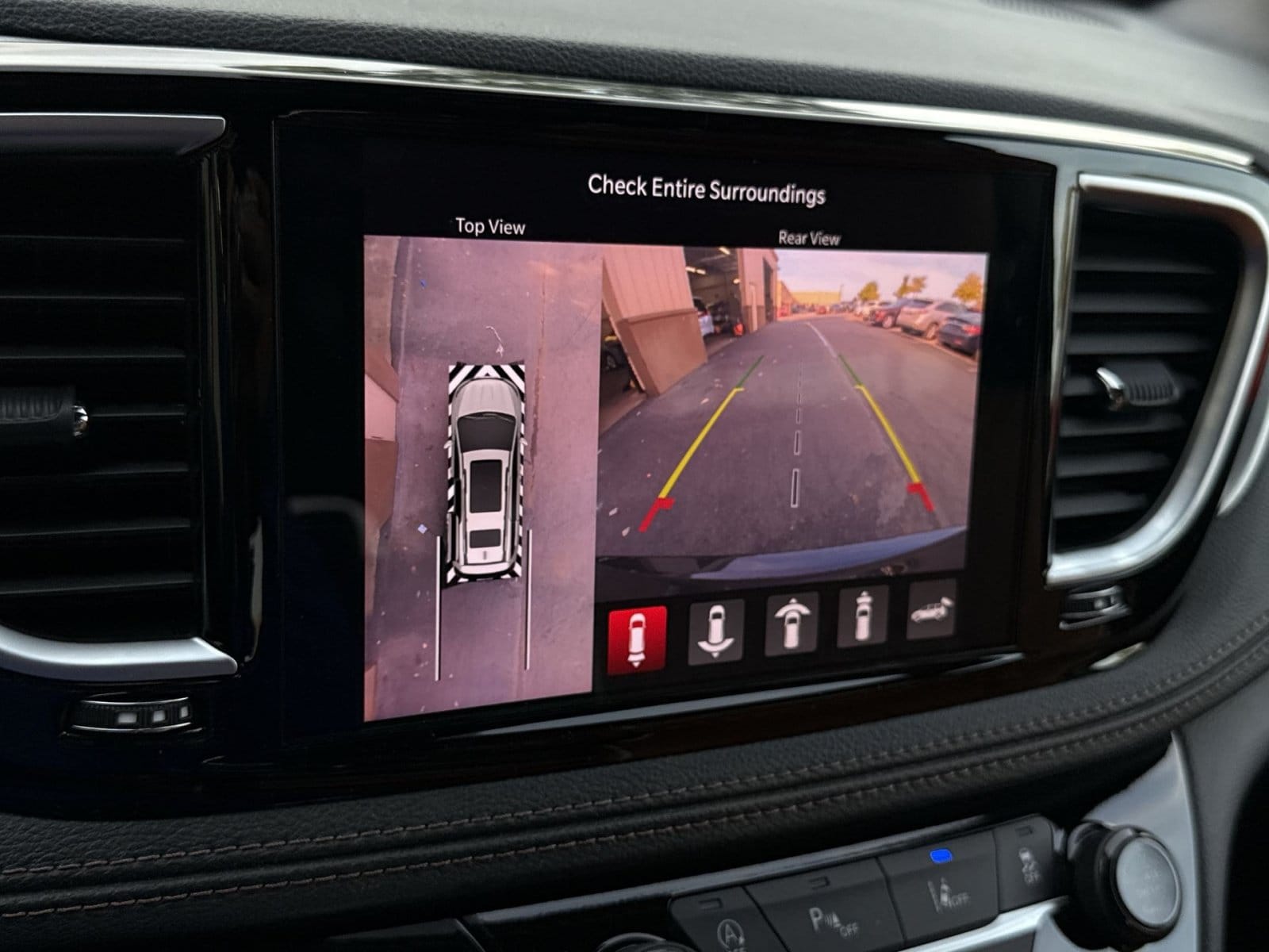 2026 Chrysler Pacifica Pinnacle - Photo 19