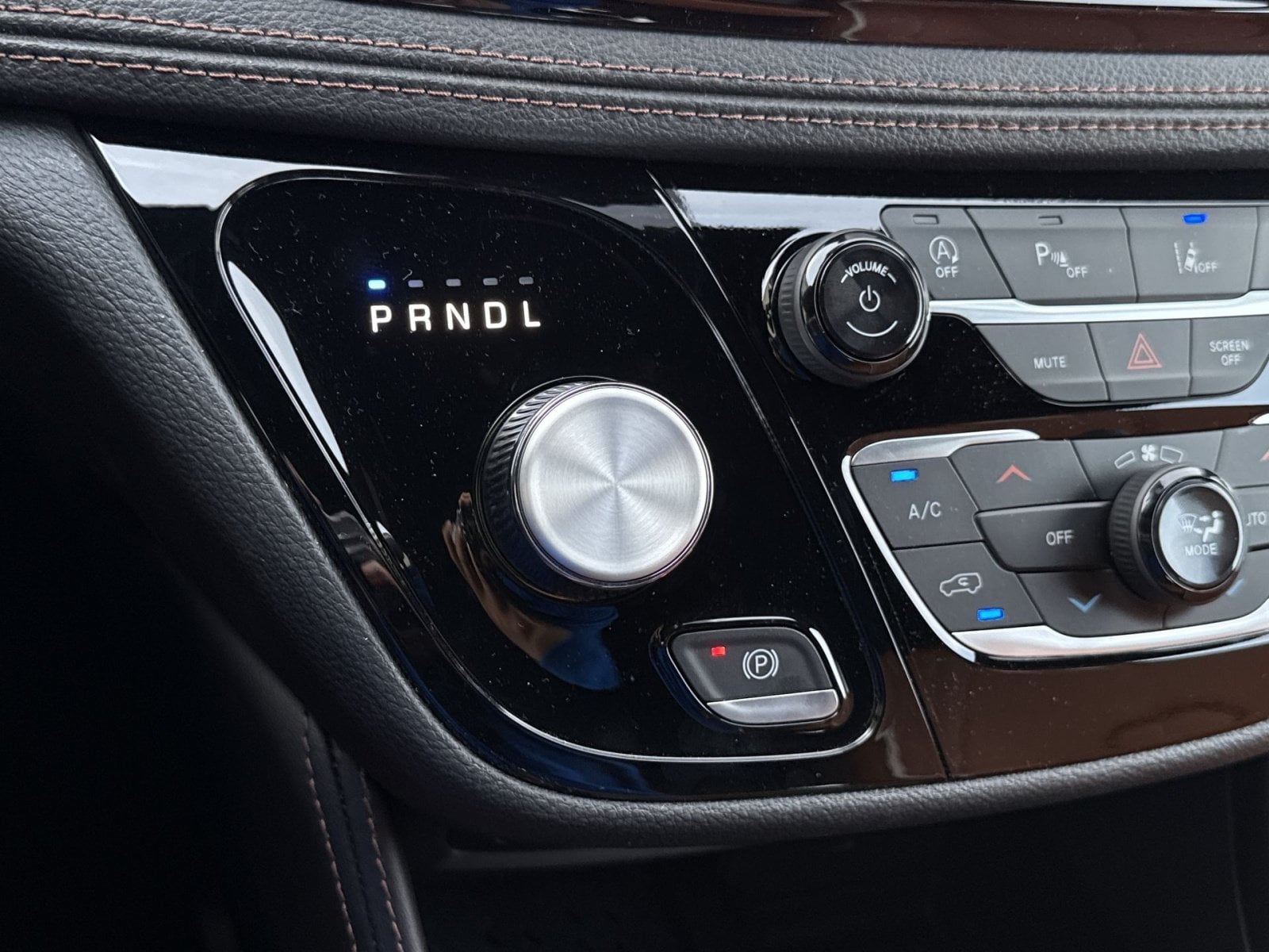 2026 Chrysler Pacifica Pinnacle - Photo 22