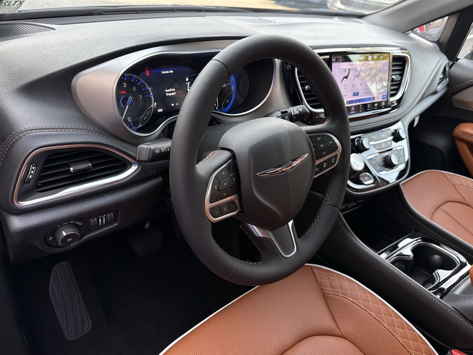 2026 Chrysler Pacifica Pinnacle - Photo 16