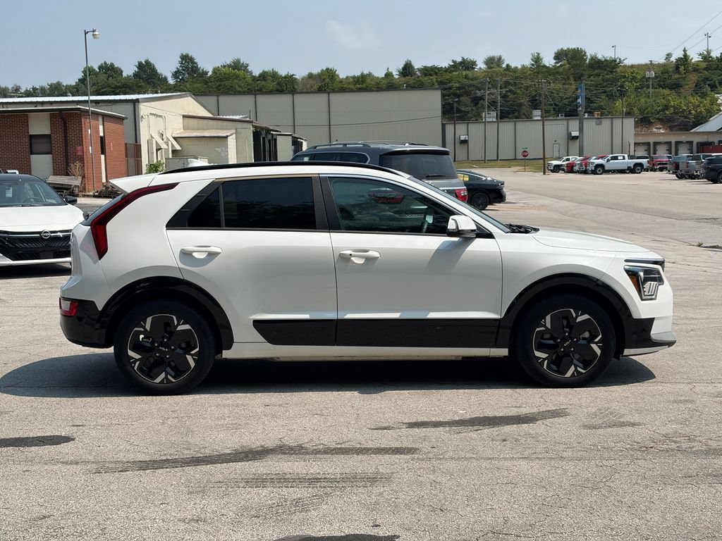 Used 2024 Kia Niro Wind with VIN KNDCR3L13R5110131 for sale in Harrison, AR