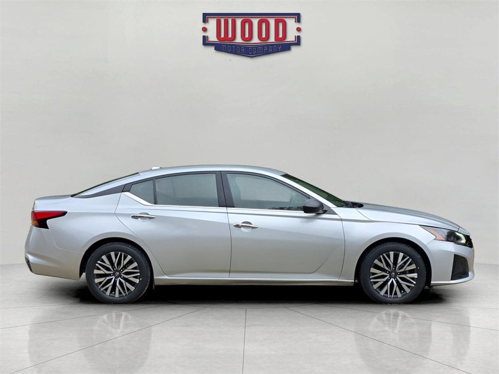 Used 2024 Nissan Altima 2.5 SV