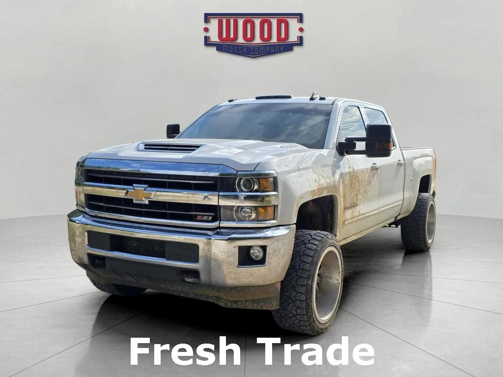 2019 Chevrolet Silverado 2500HD LT photo 3