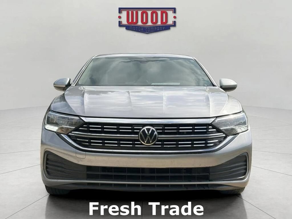 Used 2024 Volkswagen Jetta SE