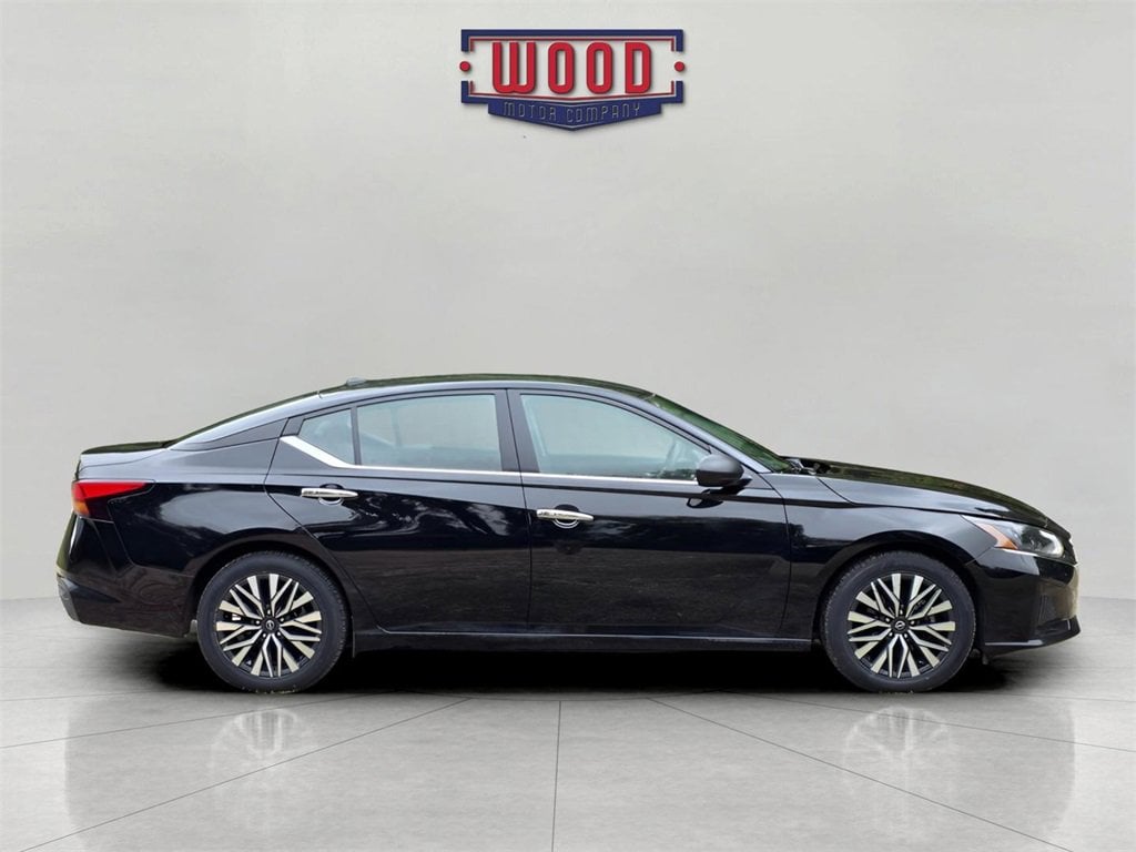 Used 2024 Nissan Altima 2.5 SV