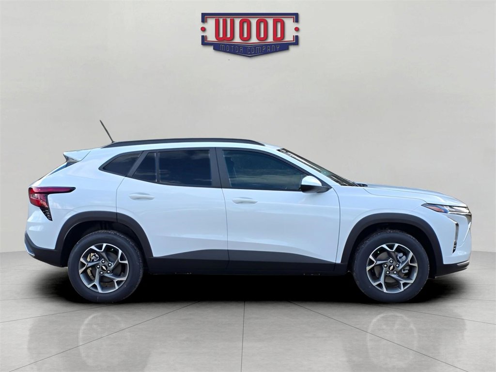 2026 Chevrolet Trax LT photo 2