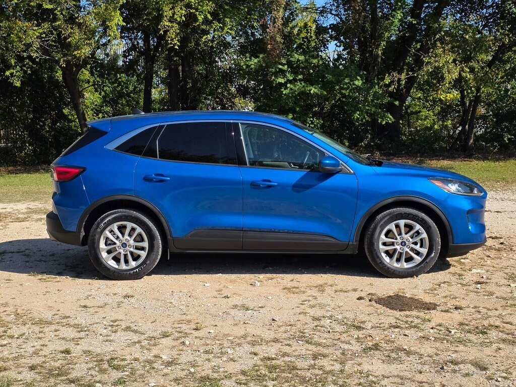 2021 Ford Escape SE photo 2