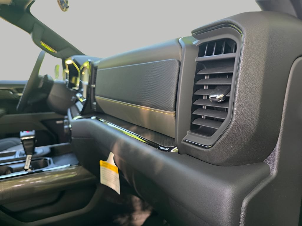2026 Chevrolet Silverado 1500 ZR2 - Photo 13
