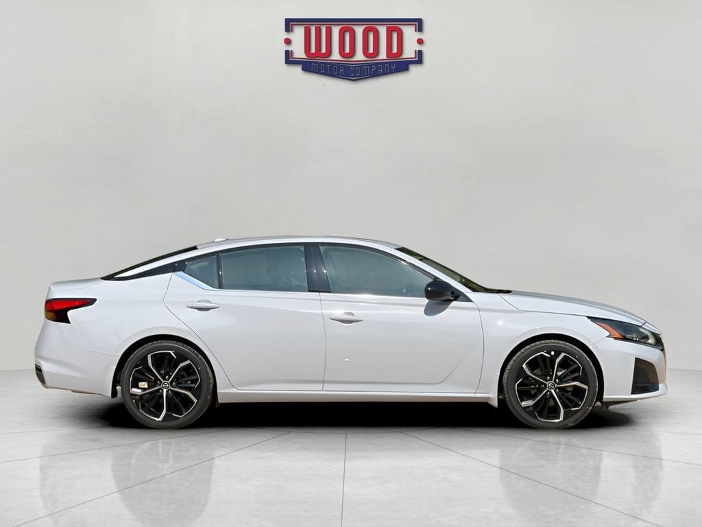 Used 2024 Nissan Altima 2.5 SR