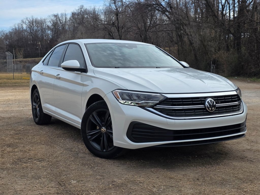 Used 2024 Volkswagen Jetta SE