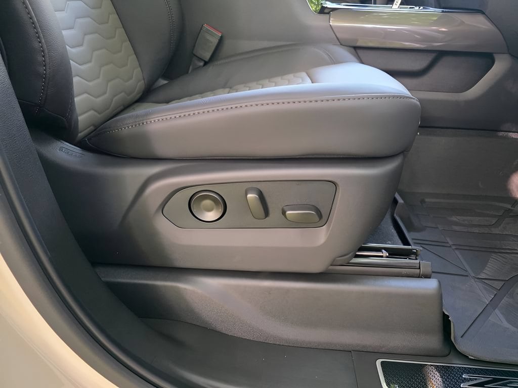 2026 Chevrolet Silverado 1500 ZR2 - Photo 11