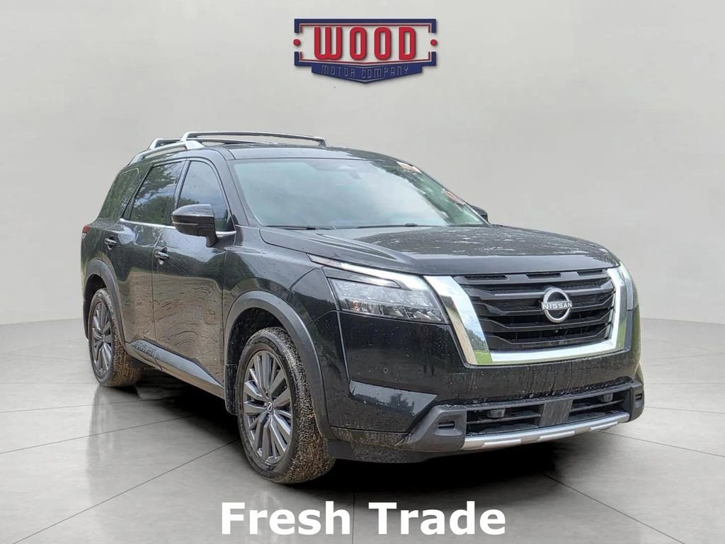 Used 2025 Nissan Pathfinder SL