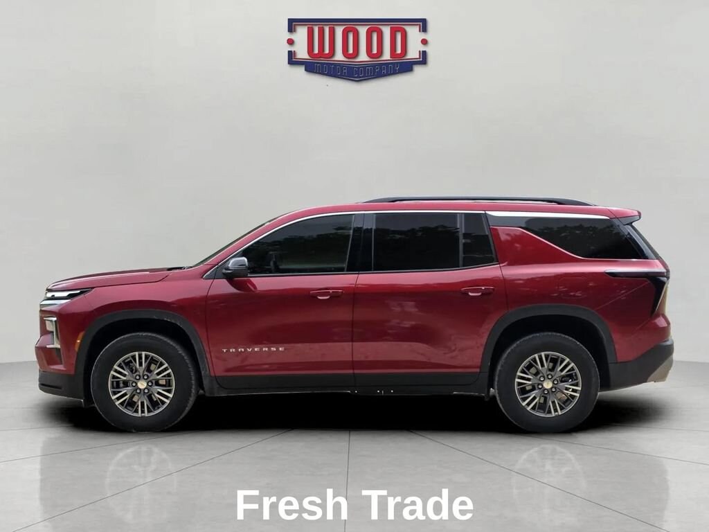 Used 2025 Chevrolet Traverse LT SUV