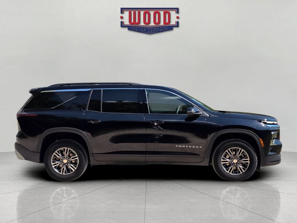 Used 2026 Chevrolet Traverse LT SUV