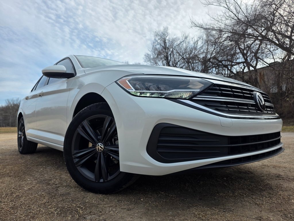 Used 2024 Volkswagen Jetta SE
