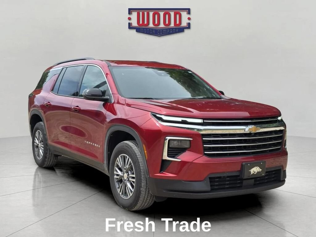 Used 2025 Chevrolet Traverse LT SUV