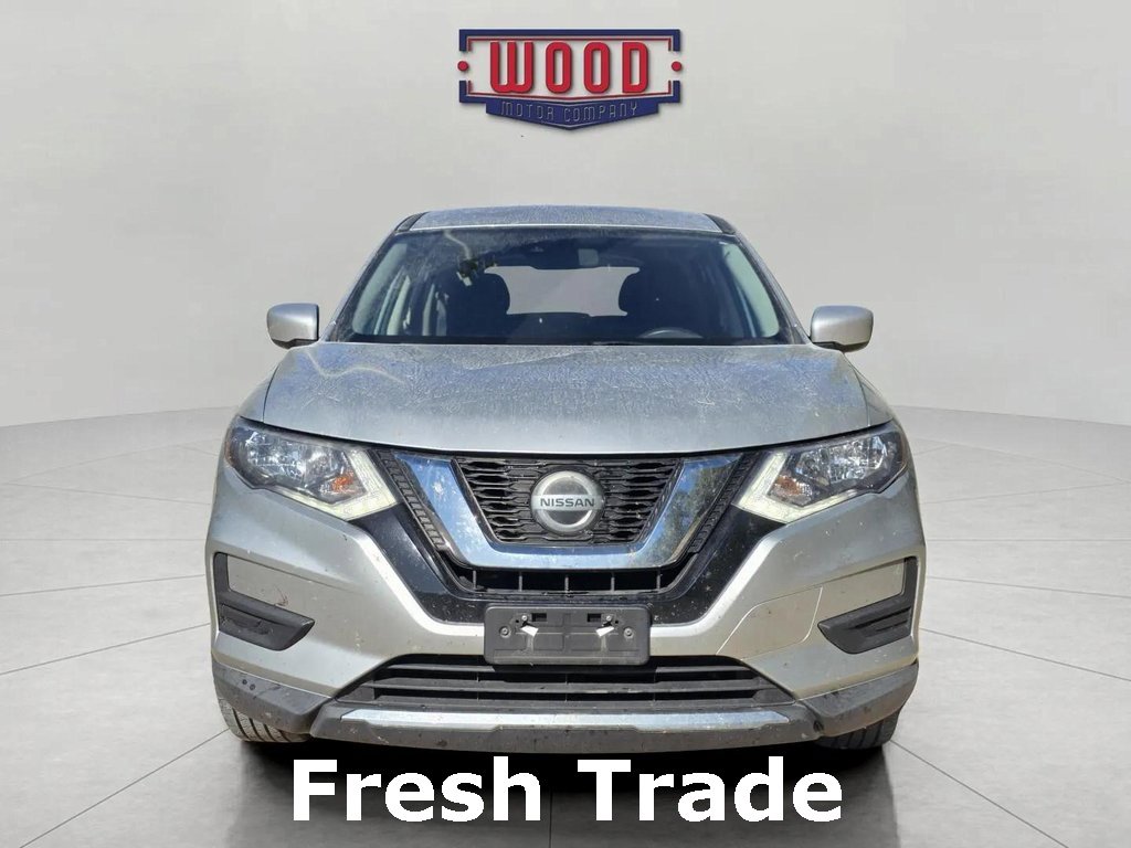 2019 Nissan Rogue S photo 2
