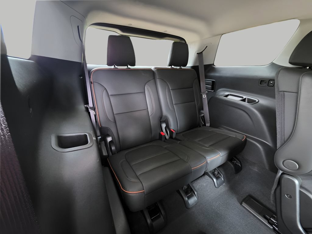 2023 GMC Acadia AT4 - Photo 9
