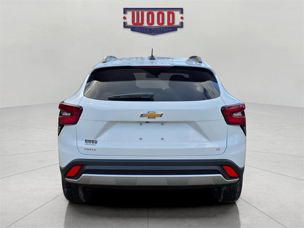 2026 Chevrolet Trax LT photo 3