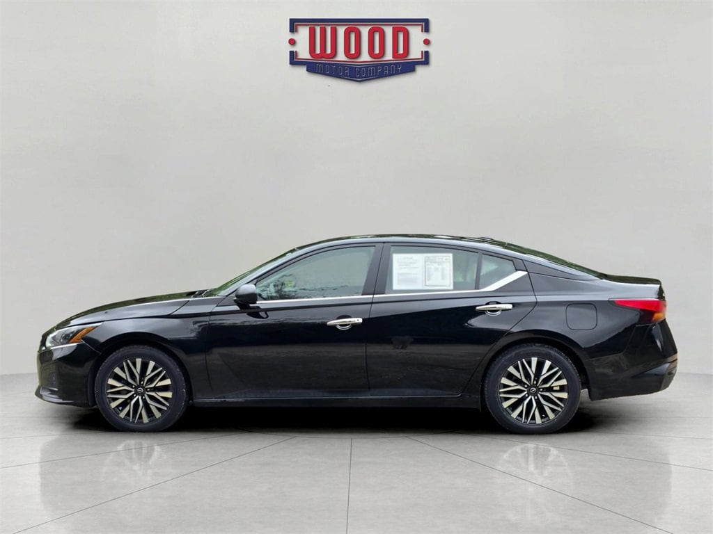 Used 2024 Nissan Altima 2.5 SV