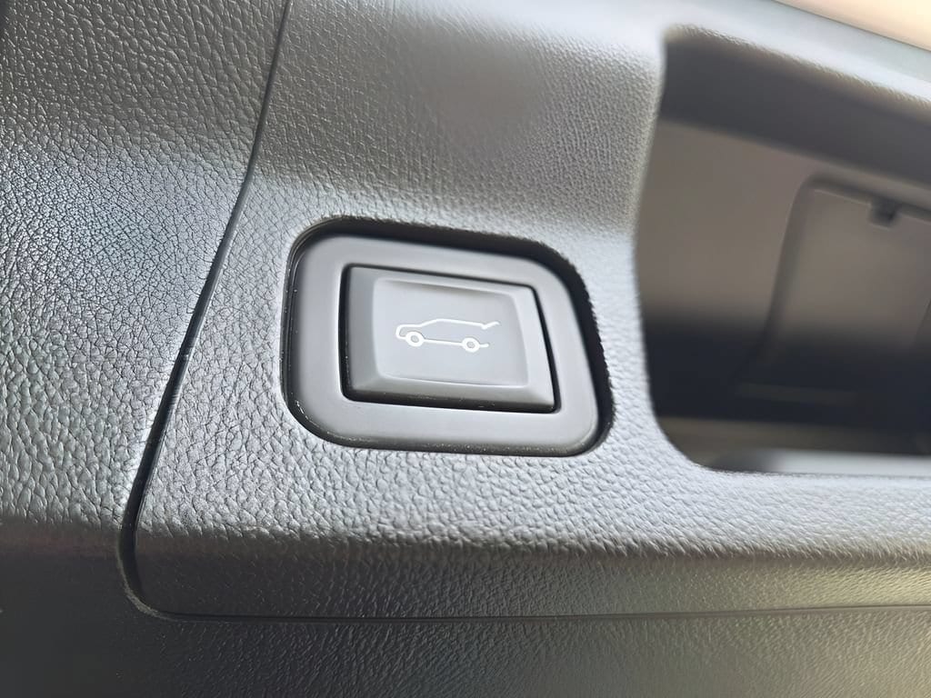 2023 GMC Acadia AT4 - Photo 8