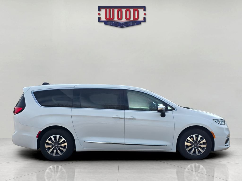 Used 2023 Chrysler Pacifica Hybrid Limited