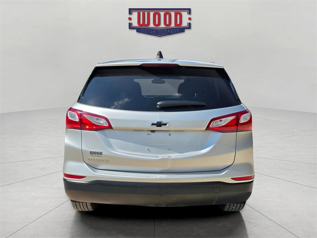 2021 Chevrolet Equinox LS photo 3
