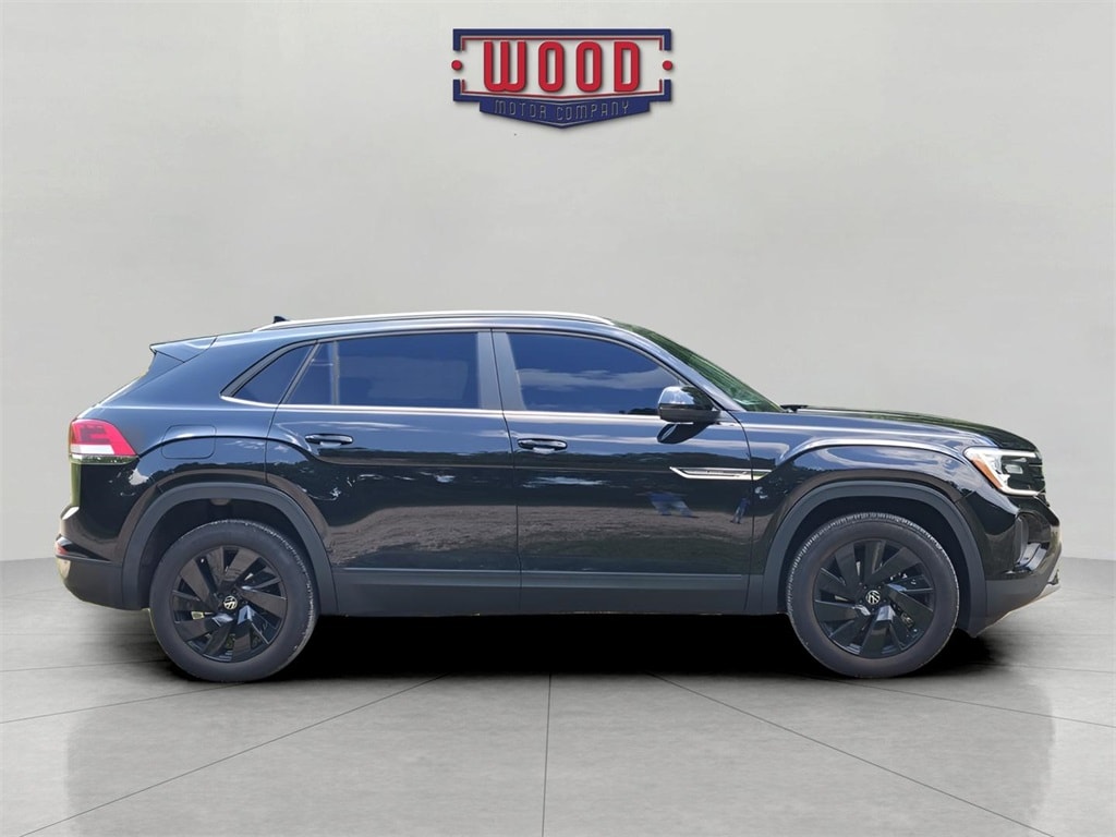 Used 2024 Volkswagen Atlas Cross Sport SE w/Tech with VIN 1V2KE2CA0RC244462 for sale in Hurst, TX