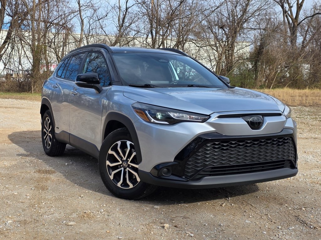 2023 Toyota Corolla Cross SE's photo