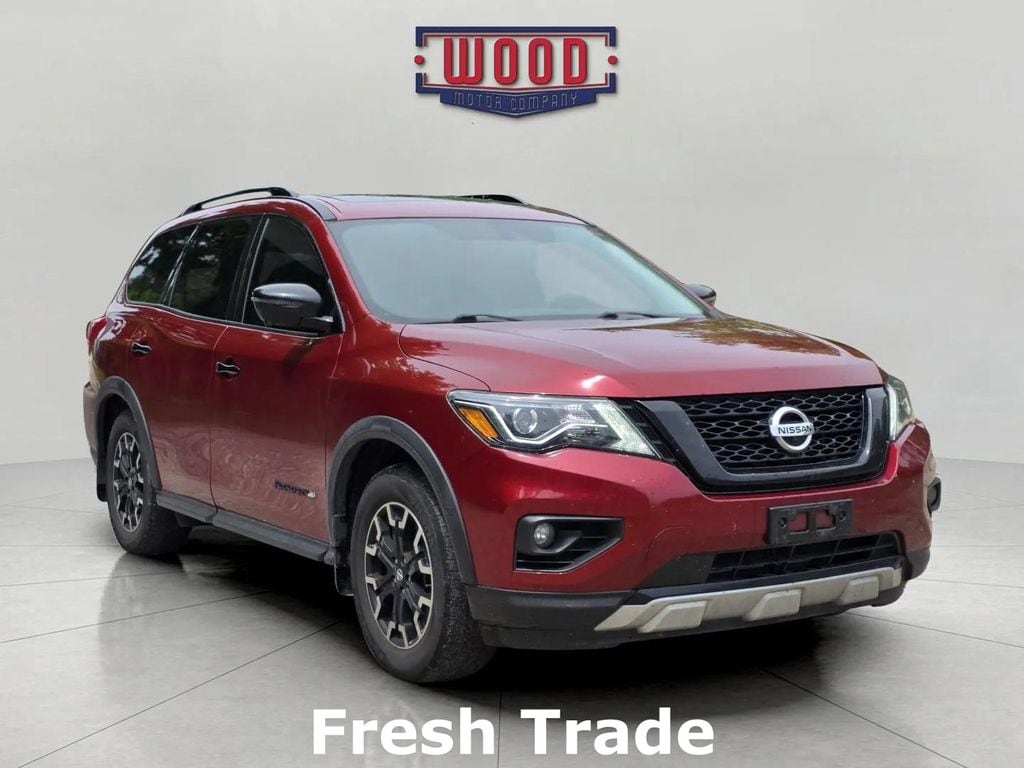 2020 Nissan Pathfinder SL