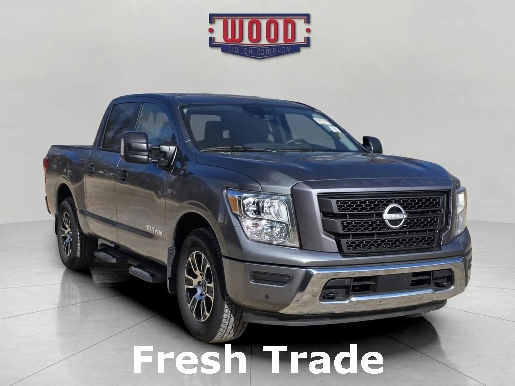 2024 Nissan Titan SV's photo