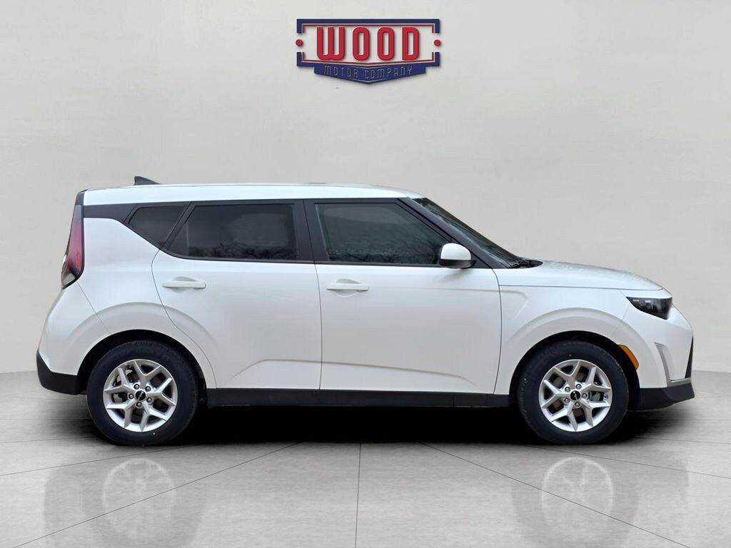 Used 2023 Kia Soul LX Hatchback