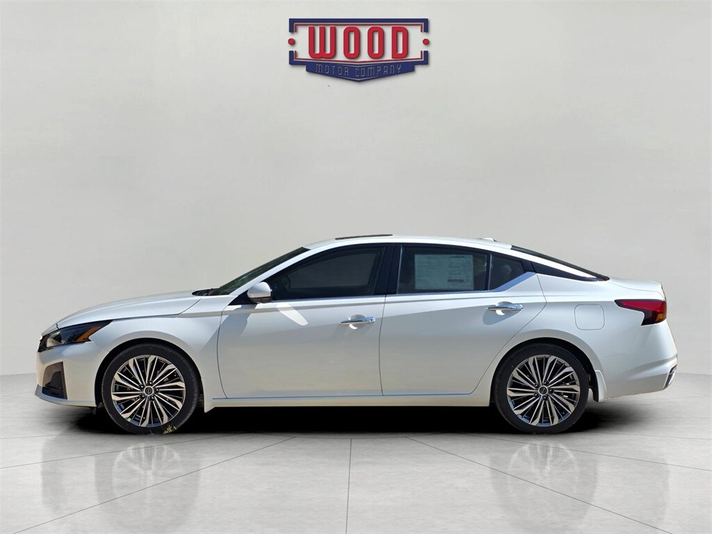 2025 Nissan Altima SL photo 4