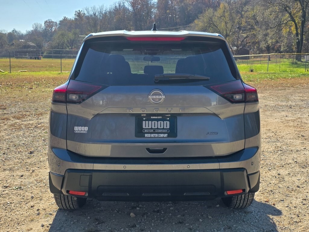 2026 Nissan Rogue S photo 3