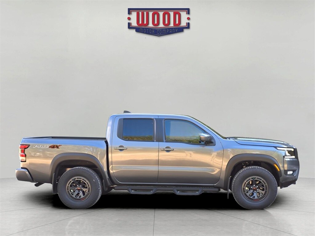2026 Nissan Frontier PRO-4X photo 2