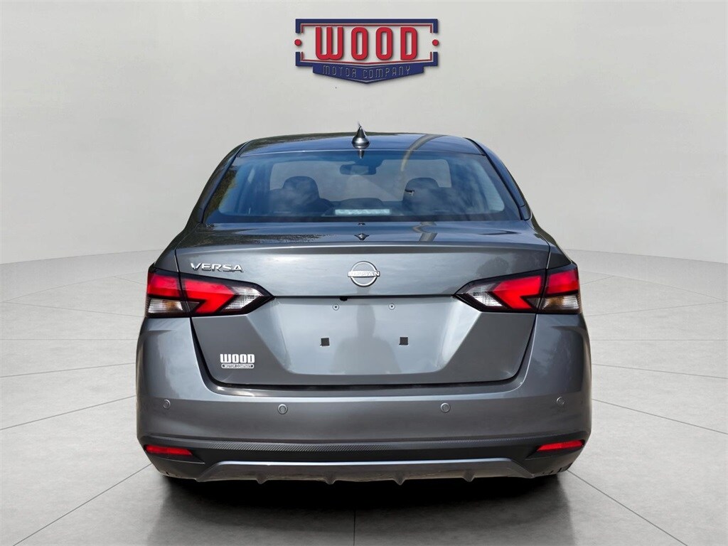 2025 Nissan Versa 1.6 SV photo 3