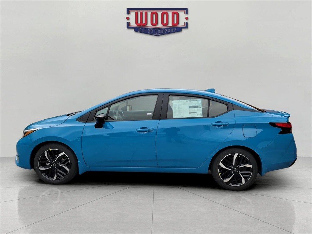 2025 Nissan Versa 1.6 SR photo 4