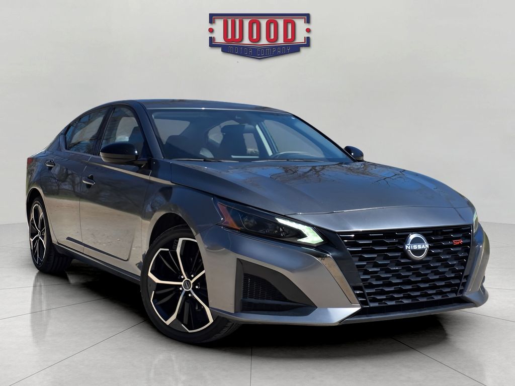 2024 Nissan Altima SR