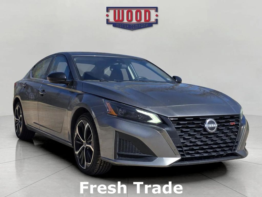 2024 Nissan Altima SR