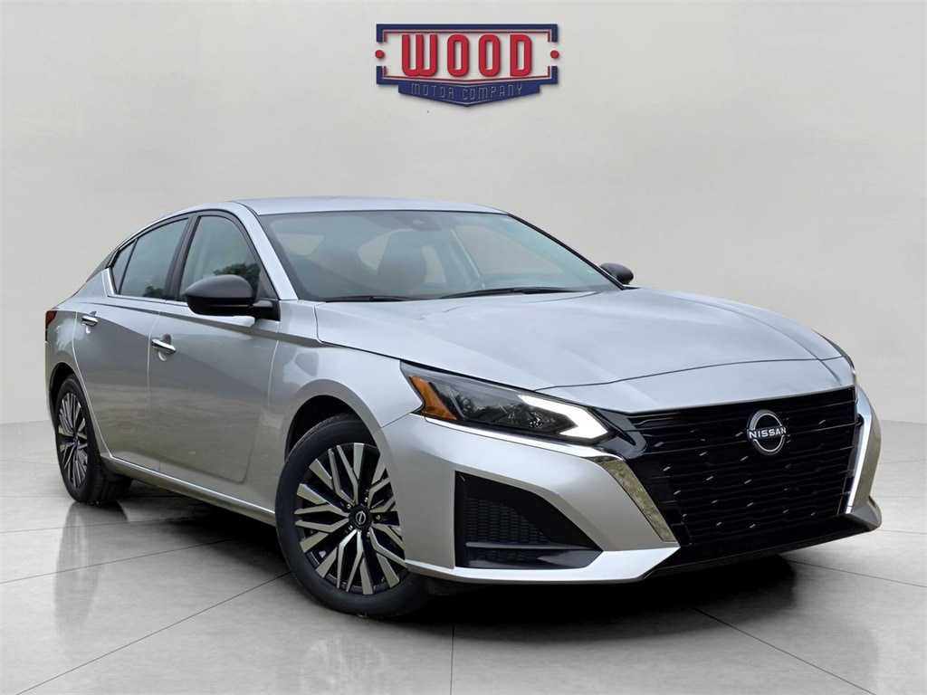 Used 2024 Nissan Altima 2.5 SV Sedan