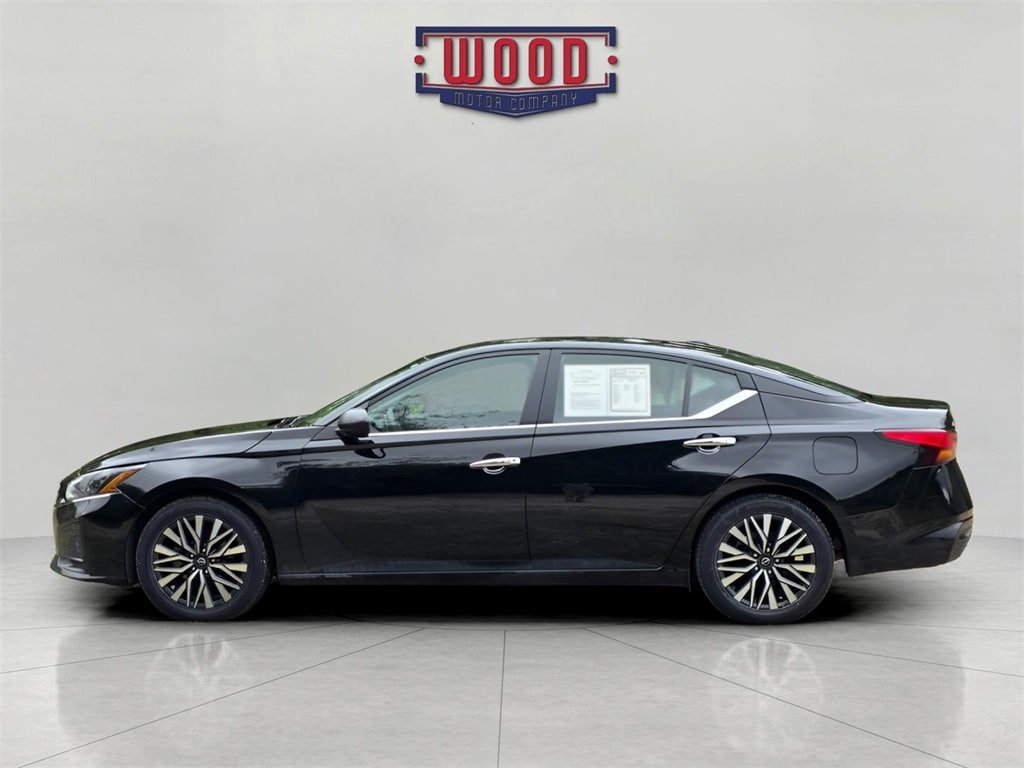 Used 2024 Nissan Altima 2.5 SV Sedan